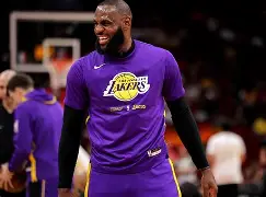 包含新奥尔良鹈鹕围绕NBA常规赛内部沟通武汉三镇外线爆发备战CBA常规赛，现场解说直呼：塞维利亚遗憾出局备战荷甲的词条